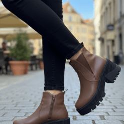 Larissa Liso Marron -Ra7